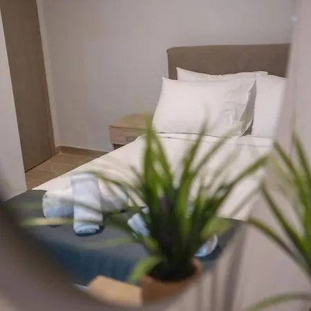 Aurora Apartment, 2 - Cozy, Close To The Marmari (Kos)