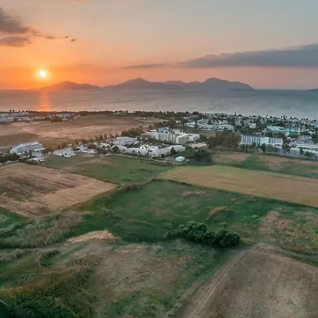 Aurora Apartment, 2 - Cozy, Close To The Апартаменты