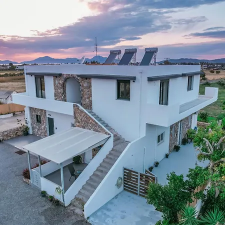 Aurora Apartment, 2 - Cozy, Close To The Апартаменты *